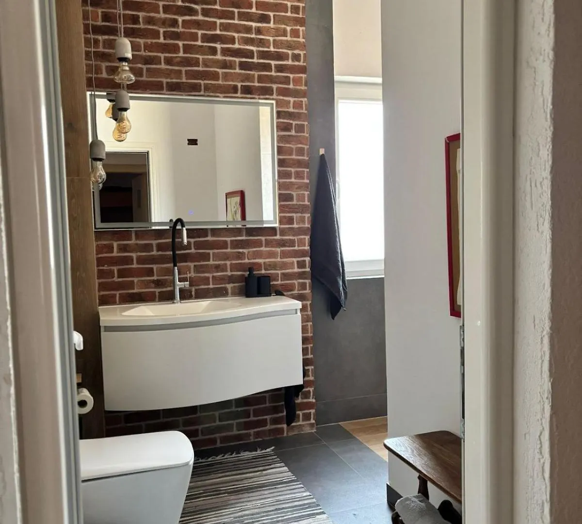 Itan Cozy Modern Apartment ティラナ アルバニア
