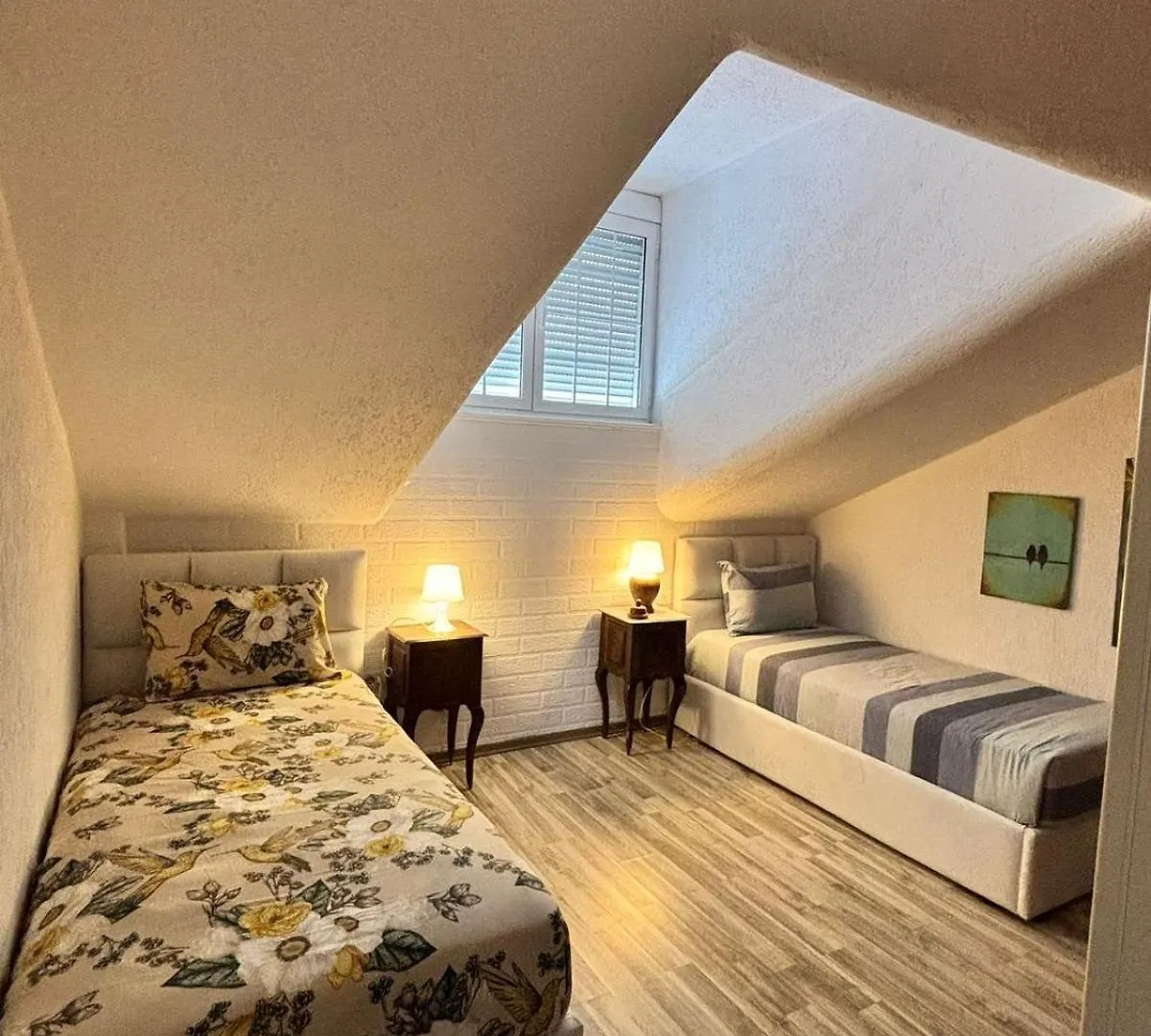 Itan Cozy Modern Apartment ティラナ