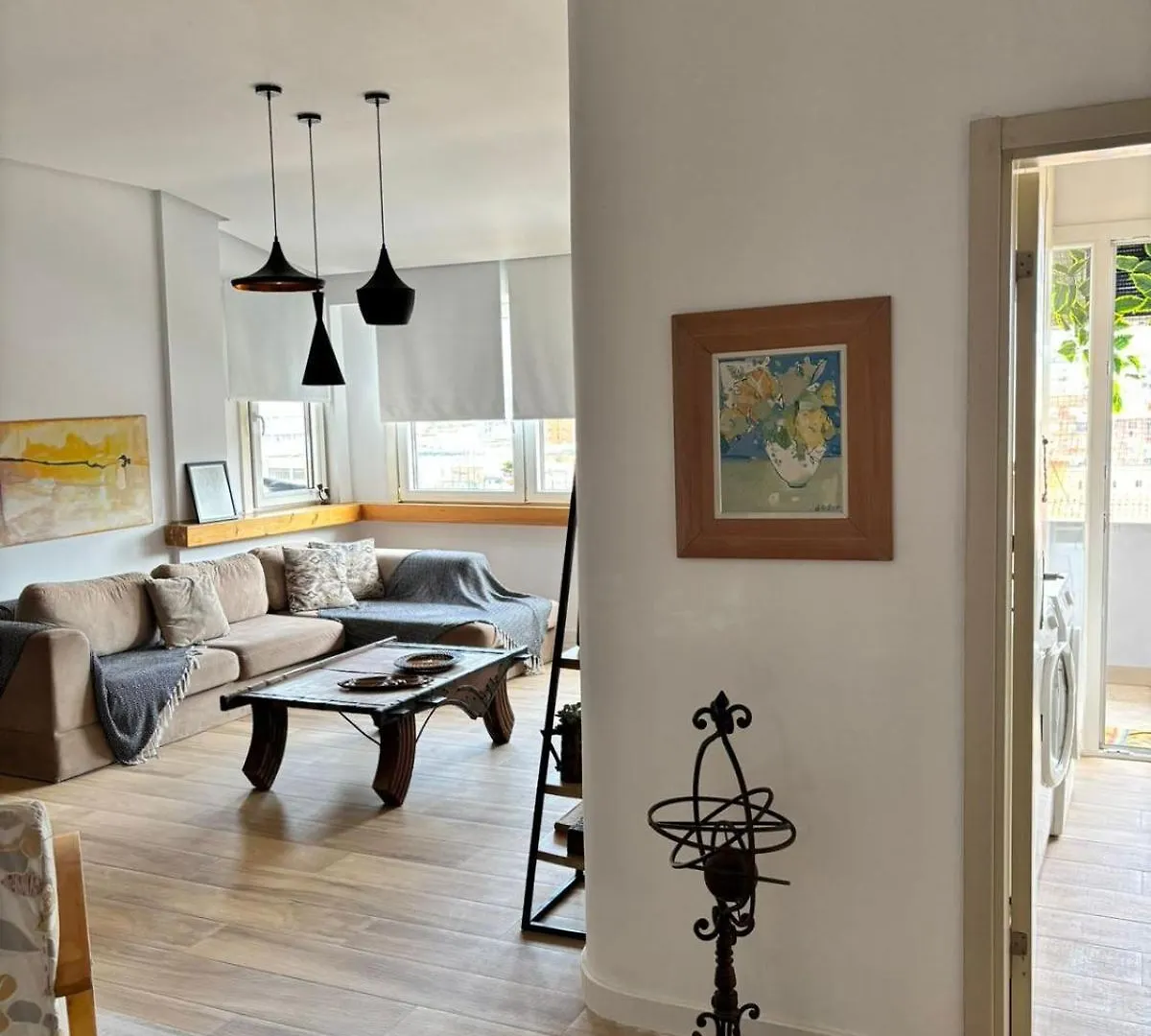 Itan Cozy Modern Apartment ティラナ